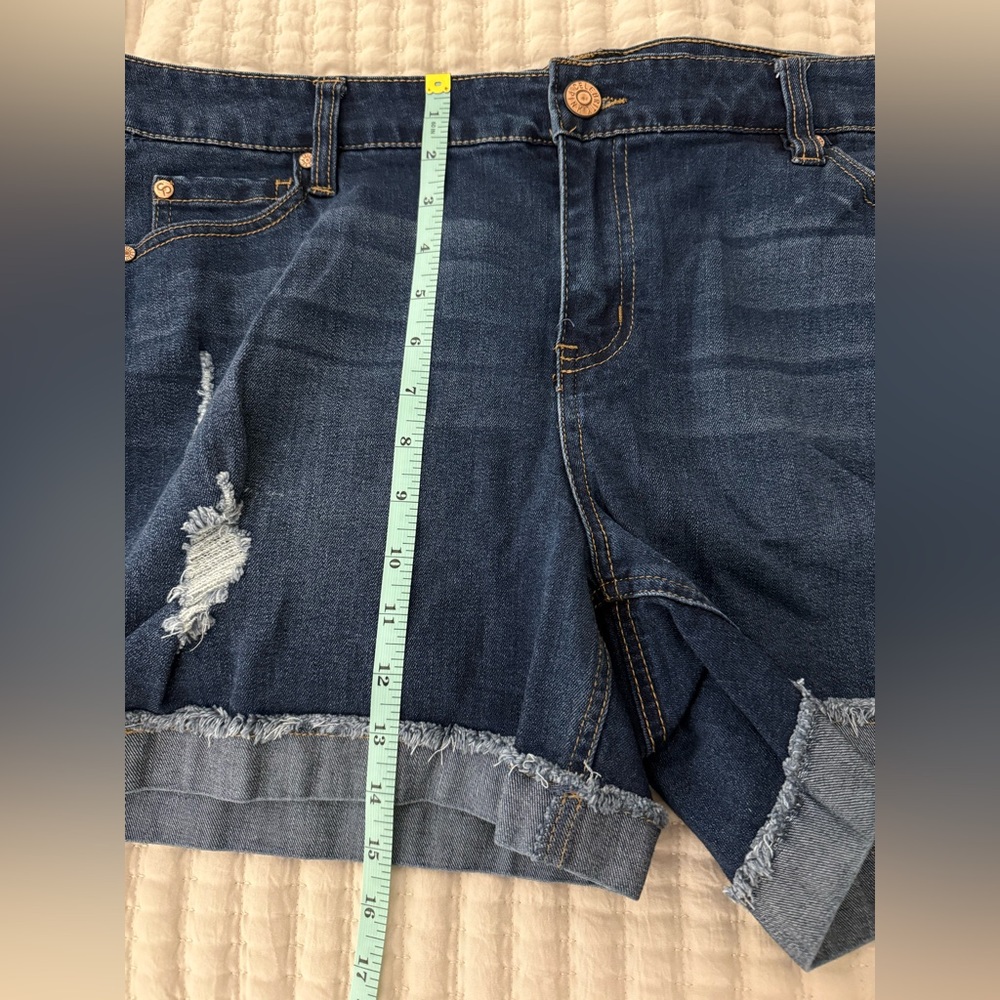 NWOT Celebrity Pink Ripped High Rise Shorts - 18 - Picture 11 of 12